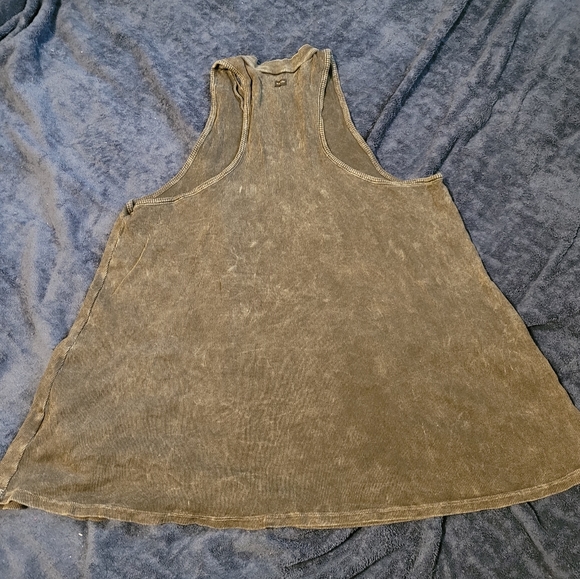 ⚡Black Volcom tank top⚡ - Picture 5 of 8